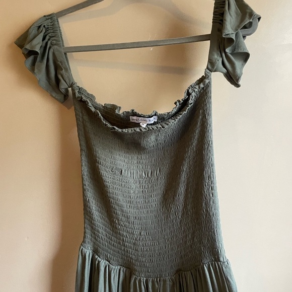 Young Fabulous & Broke Frida Green Smocked Off The Shoulder Maxi Dress Medium - Picture 6 of 11